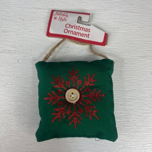 Holiday Style Set of 7 Christmas Ornament Fabric Knit Assorted New - Picture 4 of 9